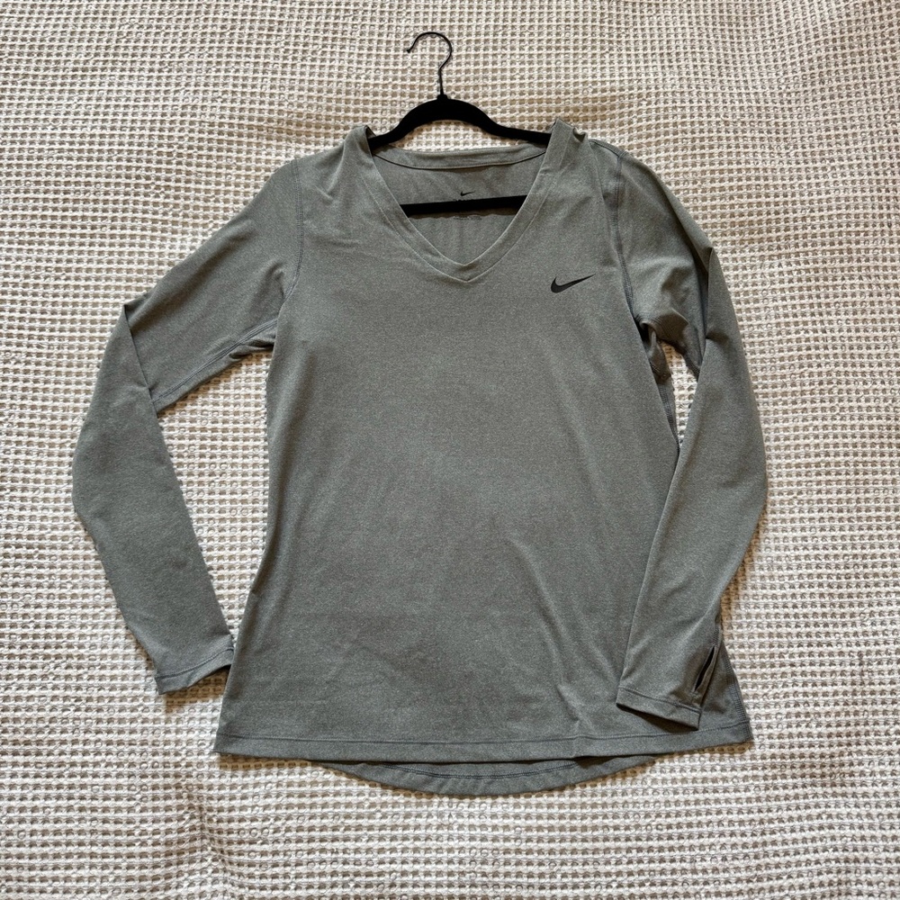 Nike Dri-Fit Long-Sleeved Work Out Shirt • Size XL • Gray